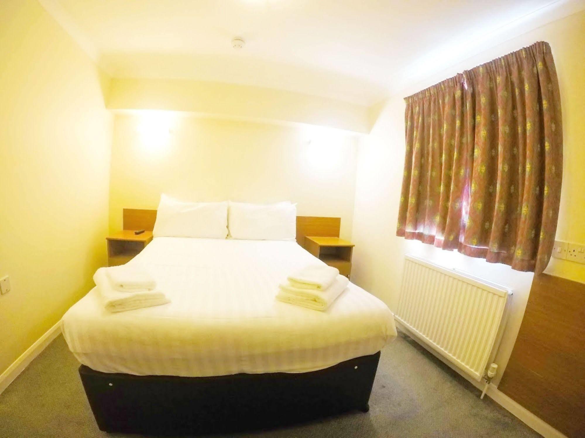 Sk Heathrow Hotel Hayes  Ngoại thất bức ảnh