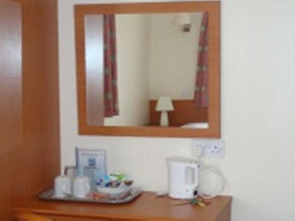 Sk Heathrow Hotel Hayes  Phòng bức ảnh
